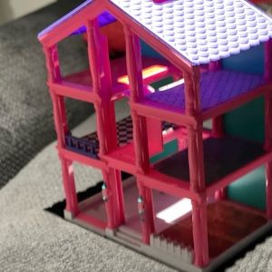 Doll House w/ working Doorbell